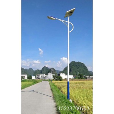 咸阳太阳能路灯厂家,led太阳能路灯5米6米出厂价格多少