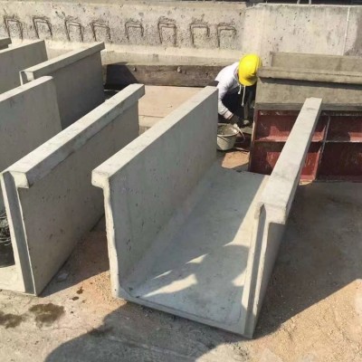 靠譜的現澆U型槽模， 河道U型槽模具生產廠家鑫譯德