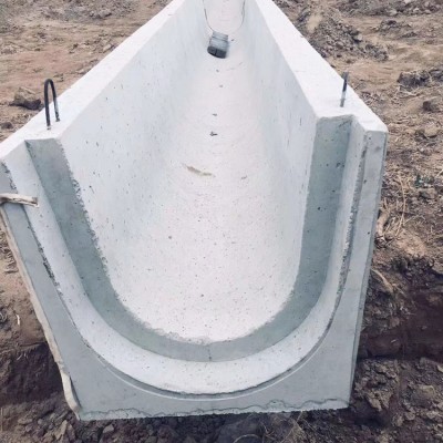 水泥水槽模具堅固不易變形，水溝槽模具重復使用率高