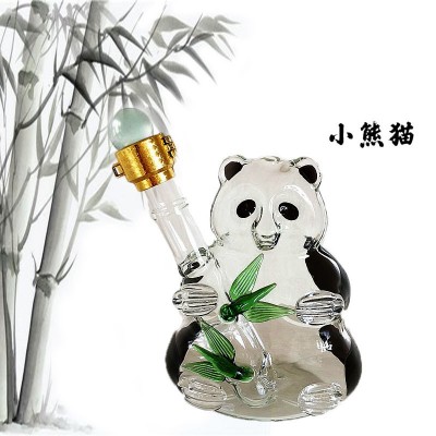 熊猫造型玻璃吹制工艺酒瓶创意大熊猫吹制工艺酒瓶伏特加酒瓶