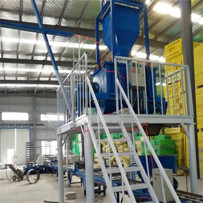 山東外模板復合保溫板設備廠家打破傳統技術獨特制作工藝