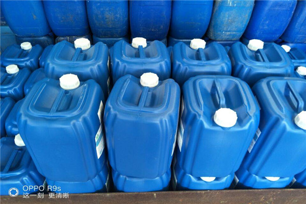 彬盛翔水處理L-402循環(huán)水管道緩蝕阻垢劑發(fā)貨