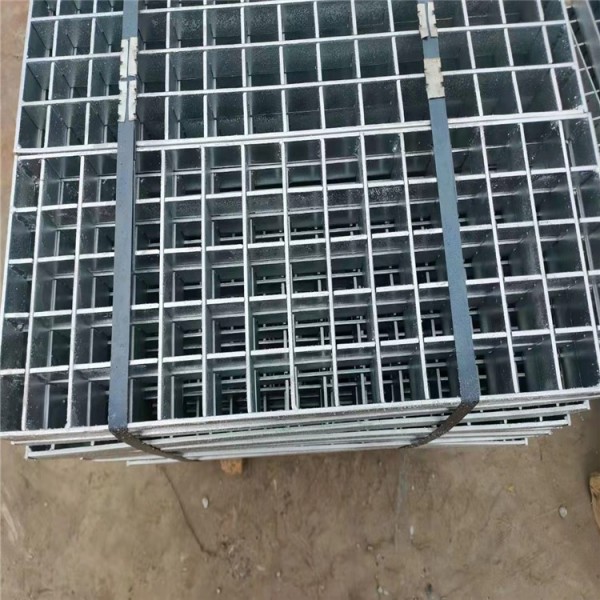 不锈钢网格板     楼梯网格板    金属篦子厂家